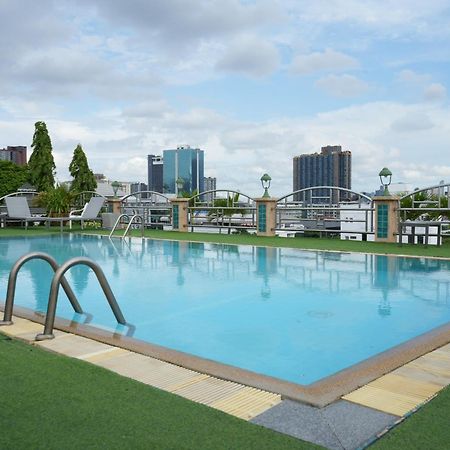 Royal Suite Hotel Bangkok Exterior photo