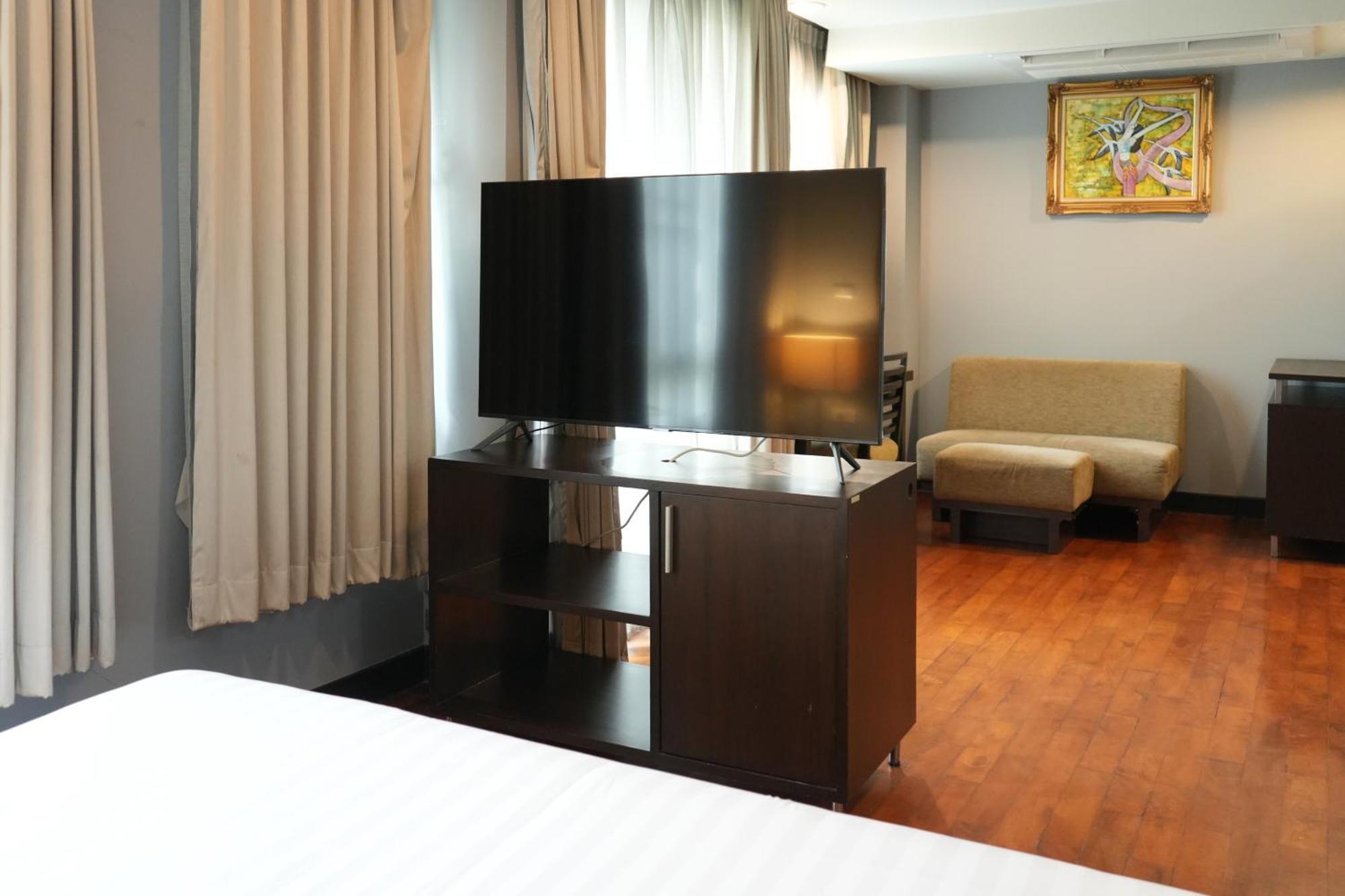 Royal Suite Hotel Bangkok Exterior photo
