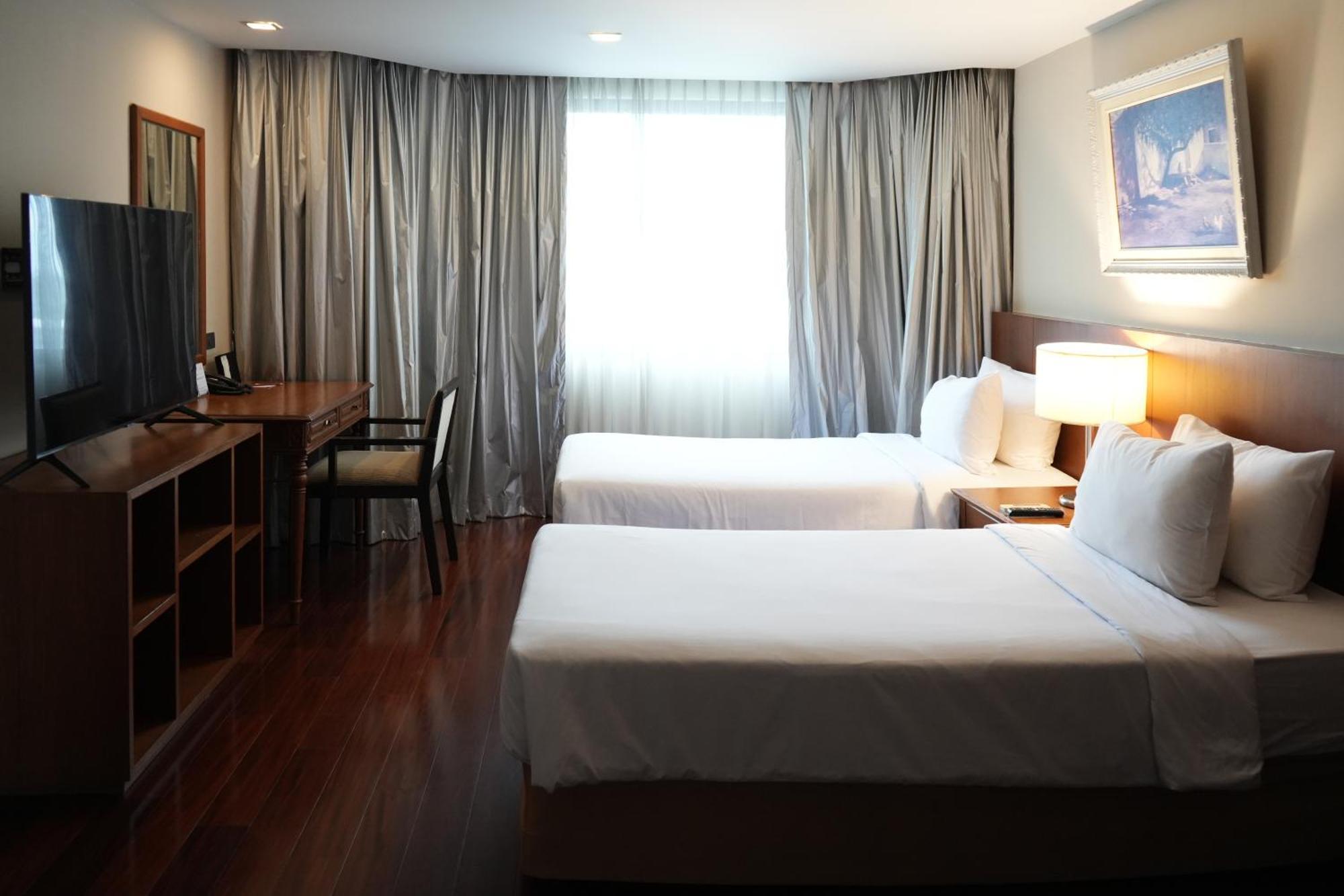 Royal Suite Hotel Bangkok Exterior photo