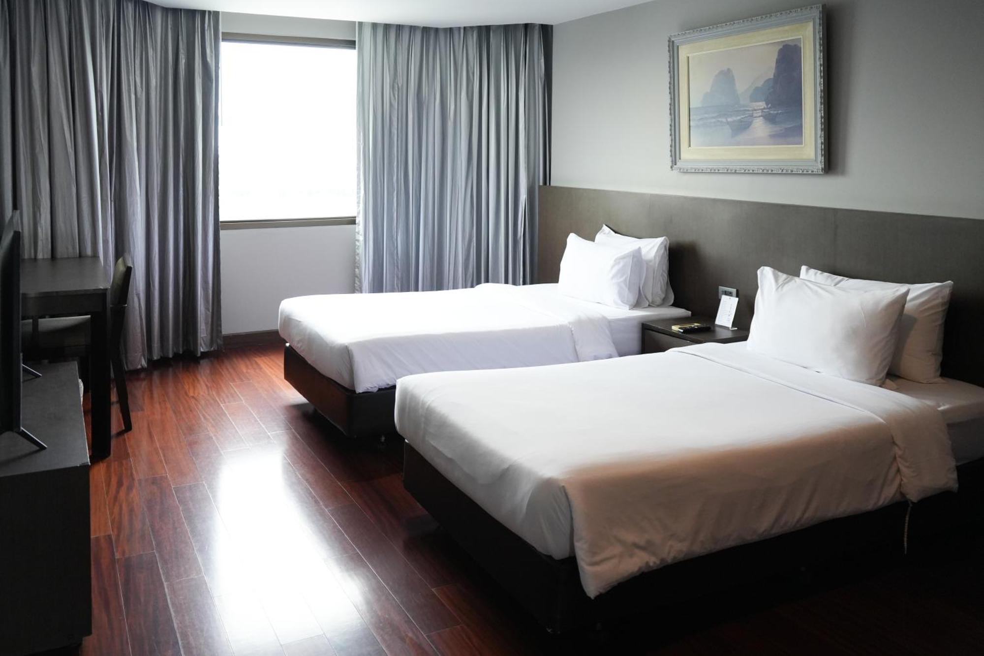 Royal Suite Hotel Bangkok Exterior photo
