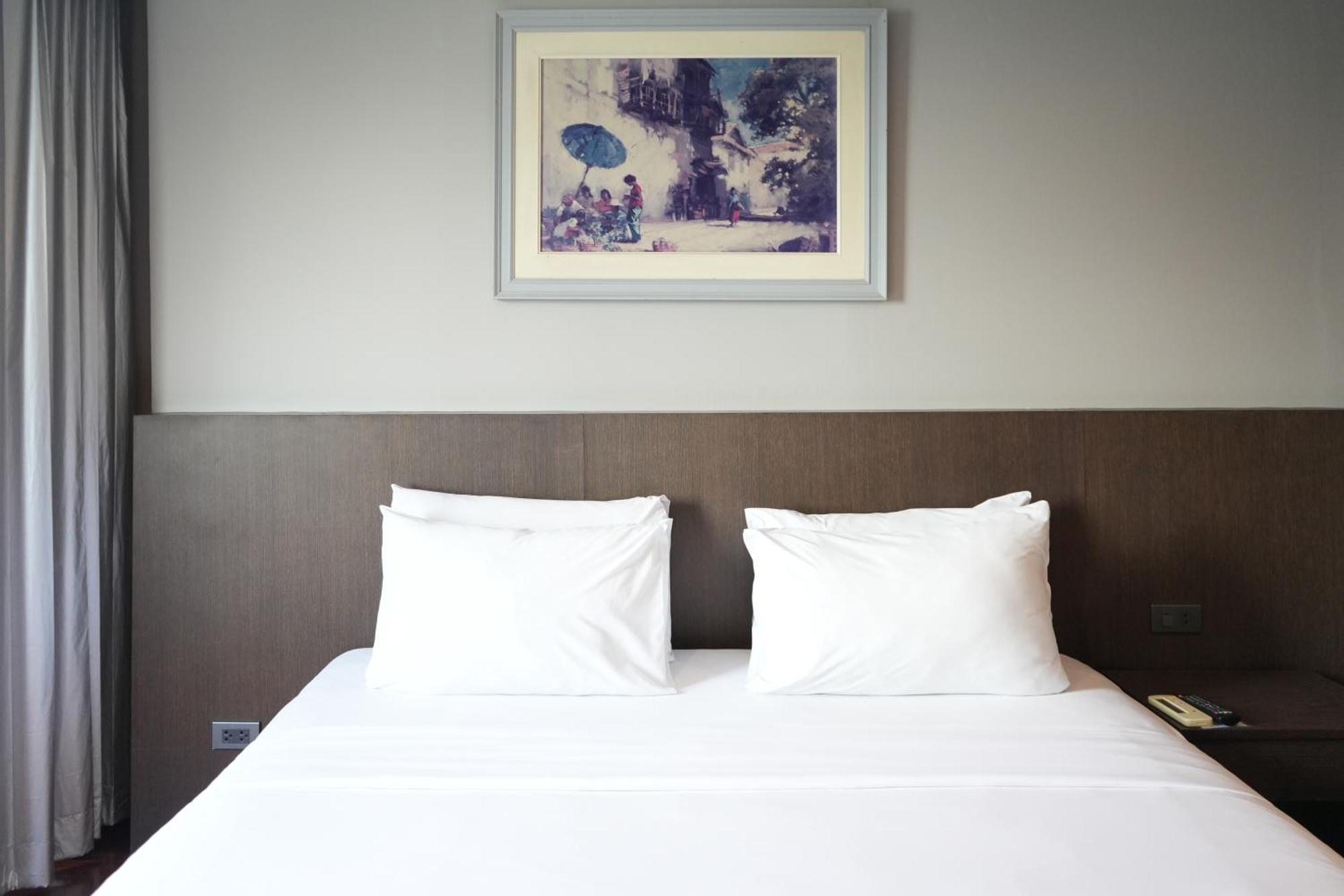 Royal Suite Hotel Bangkok Exterior photo