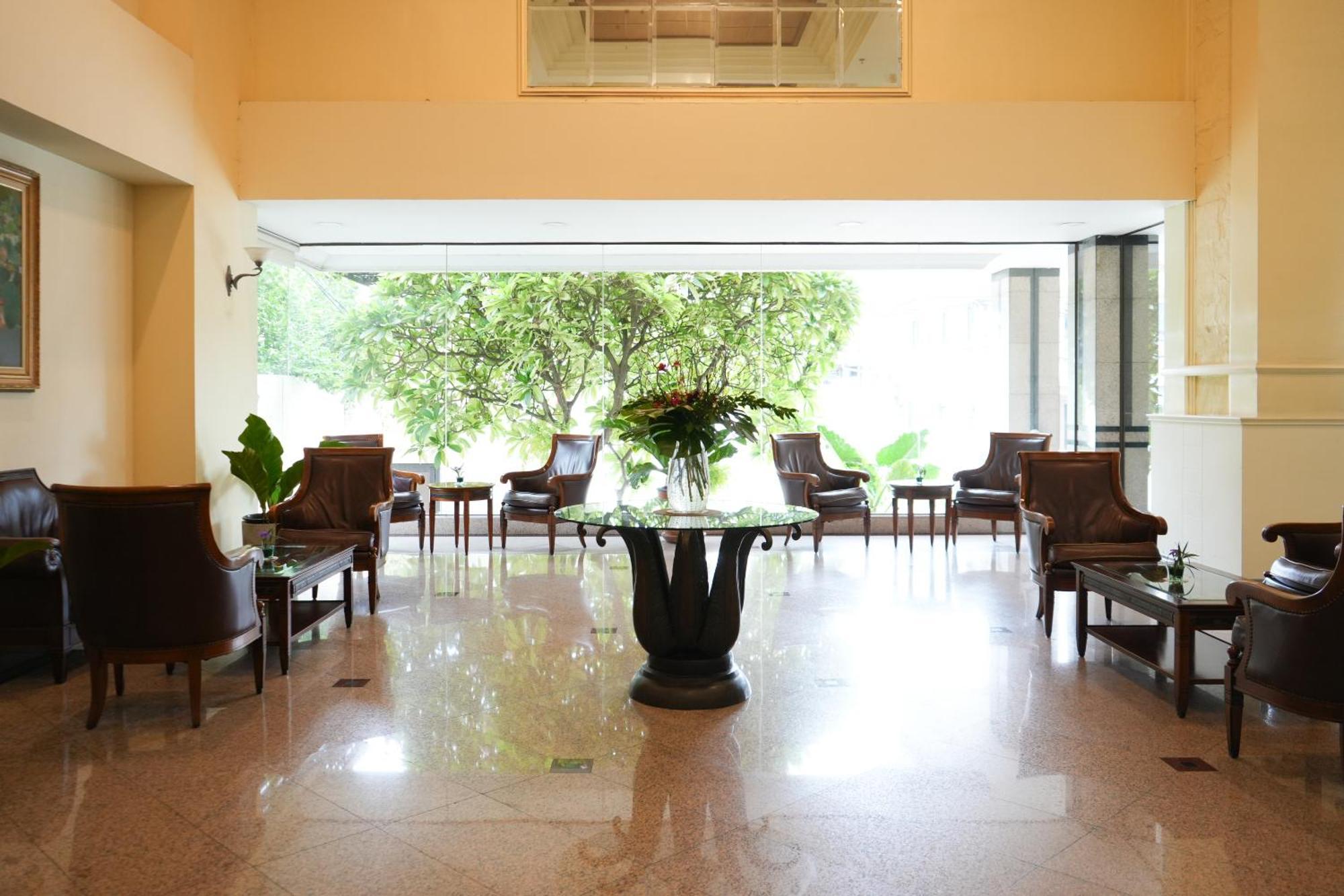 Royal Suite Hotel Bangkok Exterior photo